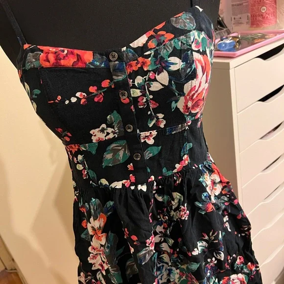 EXPRESS •Dress - Picture 2 of 4